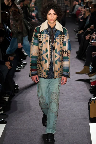 Look 46